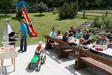 Ferienwohnung in Saas-Almagell - Grillplatz vor dem Haus