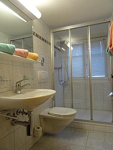 Ferienwohnung in Saas-Almagell - Badezimmer