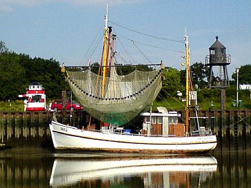 Ferienwohnung in Varel-Dangast - Kutter am Hafen