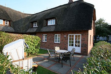 Ferienwohnung in Alkersum - Terrasse mit Strandkorb