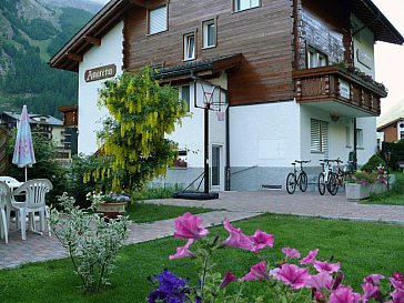 Ferienwohnung in Saas-Grund - Ferienwohnung Carmen im Ferienhaus Amarena