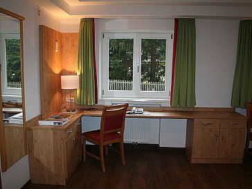 Ferienwohnung in Bad Wiessee - Schreibtisch im Schlafzimmer WG 2