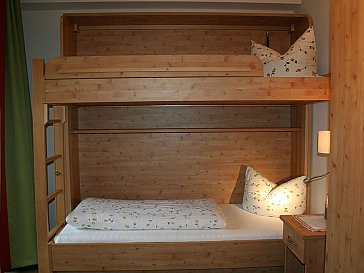 Ferienwohnung in Bad Wiessee - Kleines Schlafzimmer Bett mit Klappoberbett WG 2