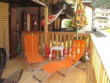 Ferienwohnung in Obergesteln - Balkon mit Liegestühle