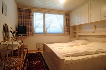 Ferienwohnung in Bad Zurzach - 2-Zimmerwohnung - Schlafzimmer mit 2 Betten