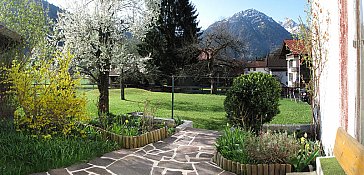 Ferienwohnung in Bad Oberdorf - Blick in den Garten