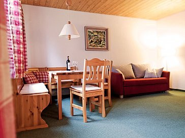 Ferienwohnung in Bad Oberdorf - Wohnung Hirsch Sitzecke und Couch