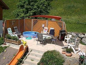 Ferienwohnung in Bartholomäberg - Unsere sonnige Terrasse bietet viel Platz