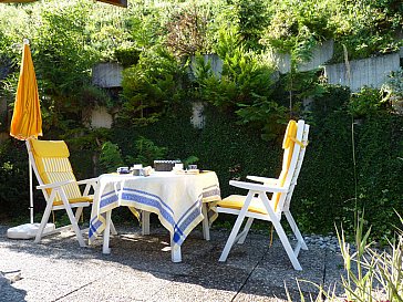 Ferienhaus in Haute-Nendaz - Frühstück im Sonnenschein