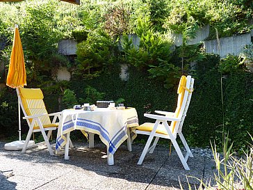 Ferienhaus in Haute-Nendaz - Frühstück im Sonnenschein