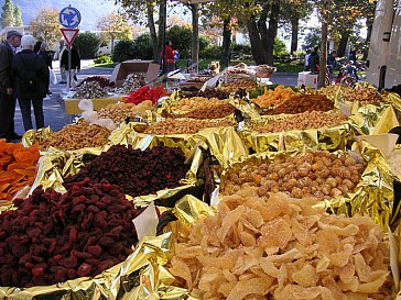 Ferienhaus in Monte Brè sopra Locarno - Markt in Cannobio