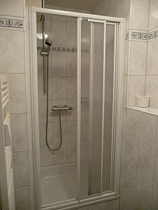Ferienwohnung in Kühlungsborn - Dusche mit Handtuchwärmer
