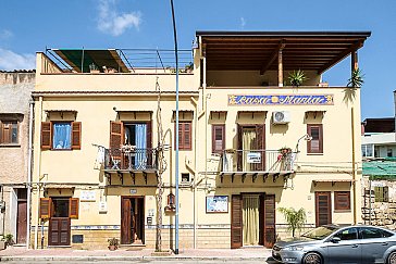 Ferienwohnung in Santa Flavia - Das Haus befindet sich zentral in ruhiger Strasse