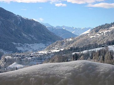 Ferienhaus in Fiesch - Aussicht ab Balkon im Winter