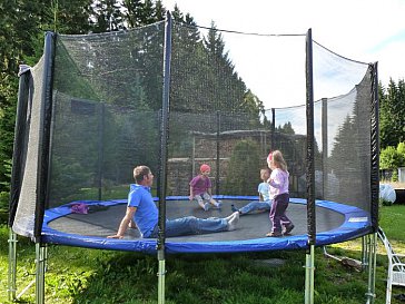 Ferienwohnung in Morgenröthe-Rautenkranz - Riesentrampolin Ø 400cm; nicht nur für Kinder