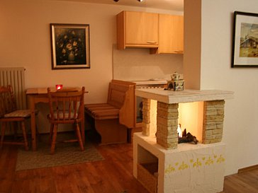 Ferienwohnung in Engedey - Küche und Essplatz Whg Hochkalter mit Feuerstelle