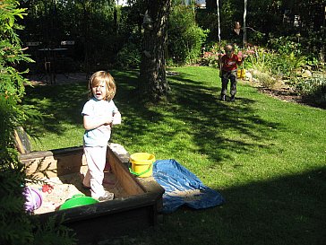 Ferienwohnung in Hagenburg - Sandkasten und Schaukel