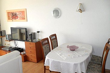 Ferienwohnung in Haffkrug - Wohnzimmer Wohnung 305 mit Essgruppe