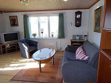 Ferienhaus in Älvsered - Wohnzimmer mit Farb TV