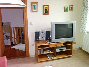 Ferienhaus in Kössern - Wohnzimmer mit TV und Radio CD