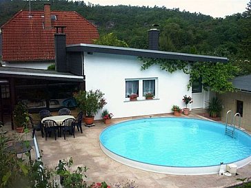 Ferienhaus in Idar-Oberstein - Aussenansicht mit Pool