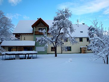 Ferienwohnung in Blumberg - Rückseite des Hauses im Winter