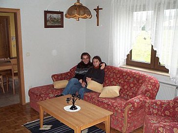 Ferienwohnung in Hofheim in Unterfranken - Das Sofa kann als zusätzliches Bett genutzt werden