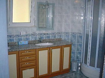 Ferienhaus in Alanya-Side-Manavgat - Grosszügiges Badezimmer mit Doppelwaschbecken