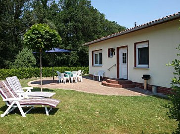 Ferienhaus in Dargun - Grosse Terrasse vor dem Ferienhaus