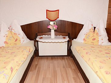 Ferienwohnung in Sonnleitn - Schlafzimmer mit 2 Einzelbetten