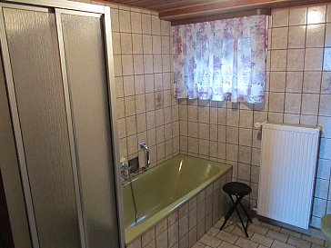 Ferienwohnung in Wäscherszell - Bad mit Wanne, Dusche und WC