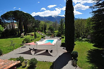 Ferienwohnung in Prades - Blick auf Park und Pool