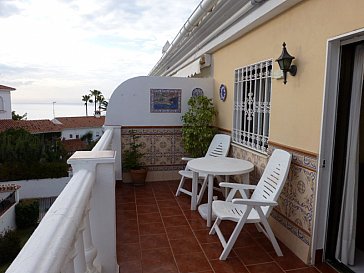 Ferienwohnung in Nerja - Die Terrasse mit Blick zum Meer