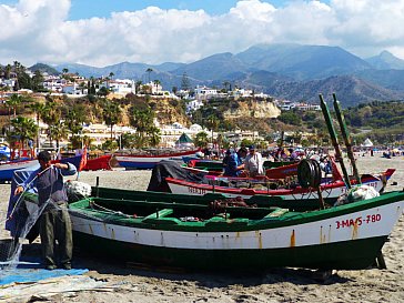 Ferienwohnung in Nerja - Fischerboote am Strand