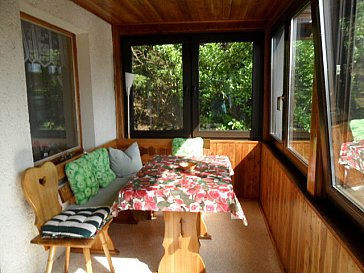 Ferienhaus in Langenhain - Verglaste Veranda mit Sitzecke
