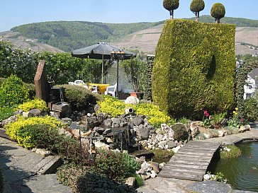 Ferienwohnung in Bad Neuenahr-Ahrweiler - Teichanlage mit Wasserfall und Grillplatz