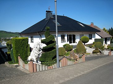 Ferienwohnung in Bad Neuenahr-Ahrweiler - Strassenseite - Vorderansicht