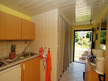 Ferienwohnung in Kirnitzschtal-Lichtenhain - Küche mit Herd 2 Platten, Kühlschrank