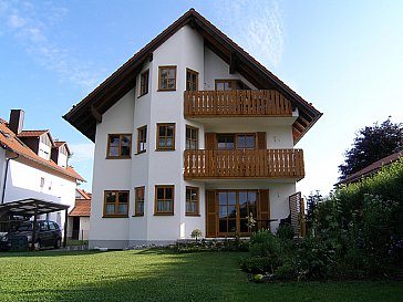 Ferienwohnung in Maisach - Hausfassade nach Süden gerichtet.