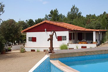 Ferienhaus in Azillanet - Seitenansicht Villa Gourios