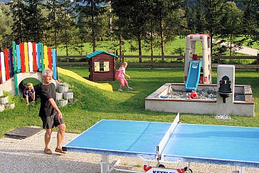 Ferienwohnung in St. Ulrich am Pillersee - Grosser Garten mit Spielplatz