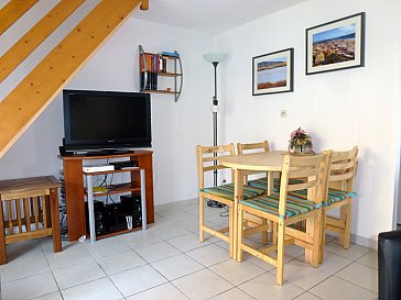 Ferienhaus in Gruissan-Les Ayguades - Die TV-Ecke und der Essbereich