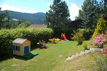 Ferienwohnung in Hermagor - Spielplatz beim Haus