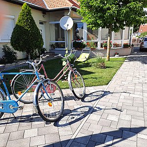 Ferienwohnung in Bad Bük - Garten und Fahrräder