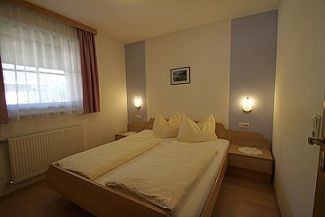 Ferienwohnung in Kaprun - Einbett- Zweibett- Dreibettzimmer, Bettwäsche inkl