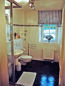 Ferienwohnung in Hörnum - Badezimmer mit Dusche