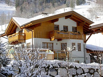 Ferienwohnung in Fusch - Winterzauber pur direkt vor der Haustüre