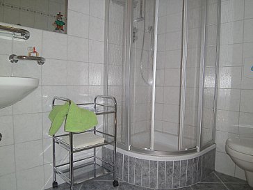 Ferienwohnung in Fusch - Unser geräumiges Bad mit Fussbodenheizung