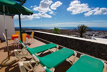 Ferienwohnung in Tias-Puerto del Carmen - Terrasse mit Meer-Panoramablick