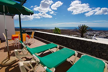 Ferienwohnung in Tias-Puerto del Carmen - Terrasse mit Meer-Panoramablick